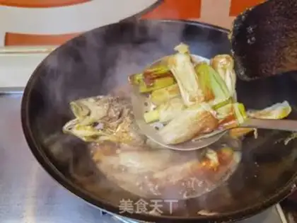 Make Burning yellow fish step 22
