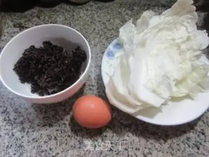 Make Eggs and cabbage and rice step 0