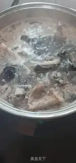 Make Black Ling Chi-Chicken soup step 2