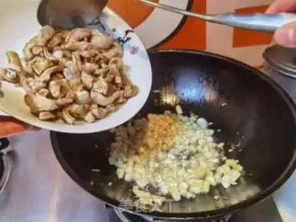 Make Garlic intestines step 10