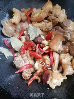 Make Red burning pig hoof step 6