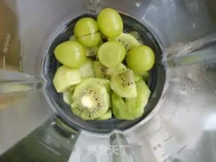 Make A raisin shake step 1
