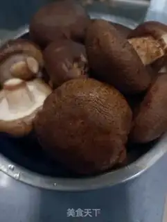 Make Pork cabbage fried mushrooms step 0