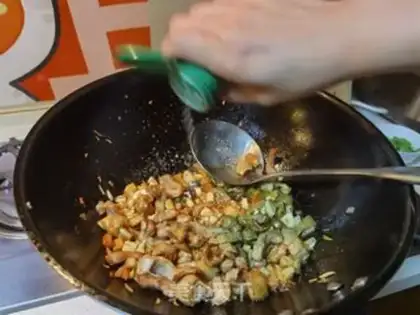 Make Garlic intestines step 14