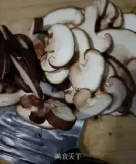 Make Pork cabbage fried mushrooms step 1
