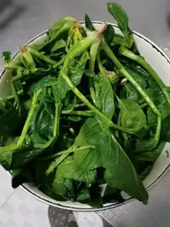Make Spinach with soybeans step 0