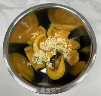 Make Pumpkin with garlic step 2