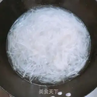 Make Shrimp radish soup step 2