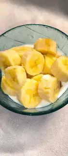 Make A yoghurt banana step 1