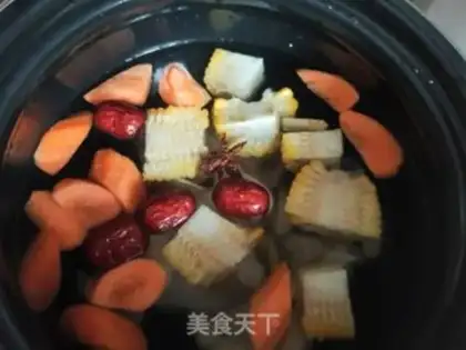 Make Carrot mountain medicine corn ribs soup step 5