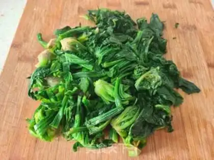 Make Peanut spinach step 8