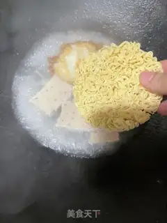 Make Shrimp egg omelet noodles step 9