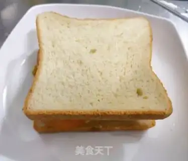 Make Egg cheese sandwich step 4