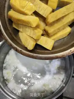 Make Yellow rice cake and egg soup step 4