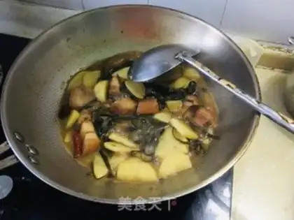 Make Red roast potato stew step 4