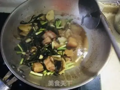 Make Red roast potato stew step 5