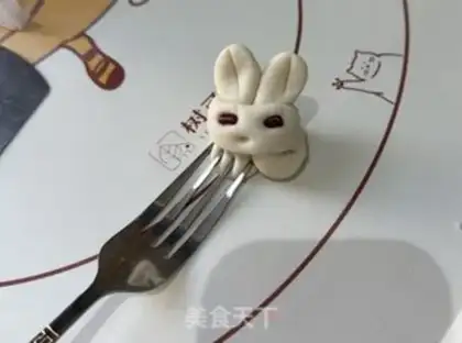 Make "The Jade Rabbit is in love." step 7