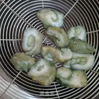 Make Chicken soup for sea cucumber step 1