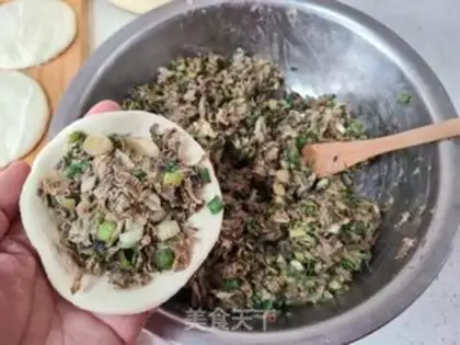 Make Scrambling with garlic step 9