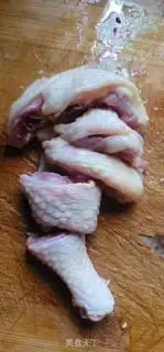 Make Five fingers of peach cow pouring chicken soup step 0