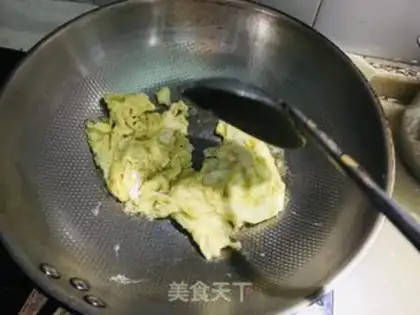 Make Celery fried eggs step 2