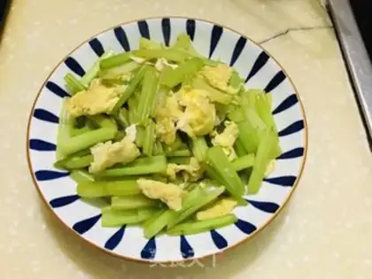 Make Celery fried eggs step 6