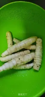 Make Potato carrot pork soup step 1
