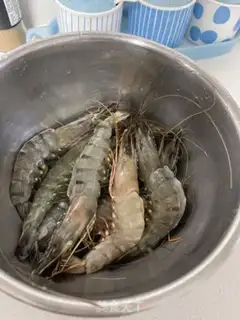 Make Garlic shrimp step 0