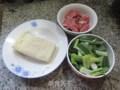 Make Garlic meat and tofu step 0