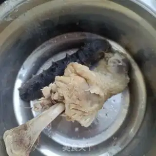 Make Pepper chicken legs with sea cucumber step 0