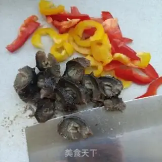 Make Pepper chicken legs with sea cucumber step 1
