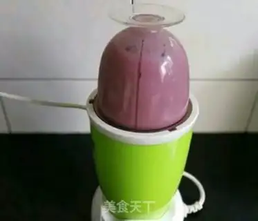 Make Yogurt cereal shake step 4