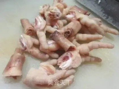Make Chicken claws with tofu step 1
