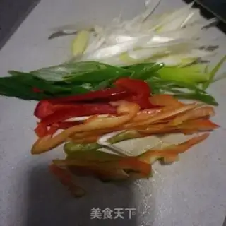 Make Fresh onion pepper with chicken step 1