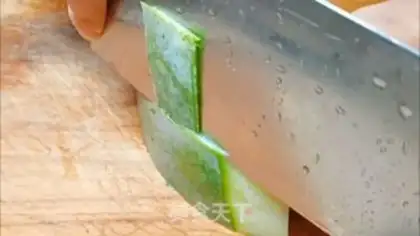 Make Shrimp melon soup step 0