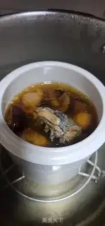 Make Three red chicken soup step 4