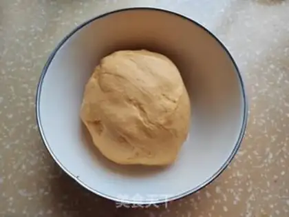Make Red-tree pumpkin buns step 2