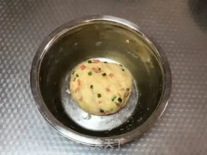 Make Onion meat and ham scone step 3
