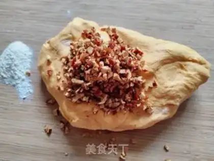 Make Red-tree pumpkin buns step 4