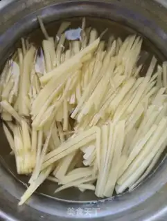 Make Three pieces of fried meat step 1