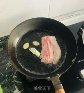 Make Sour and white with no pink bars step 0