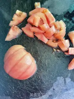 Make Tomato tofu fat cow soup step 1