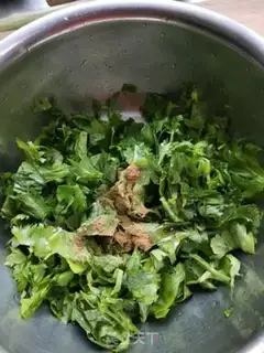 Make Celery leaves step 1
