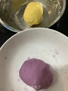 Make Fancy buns step 1