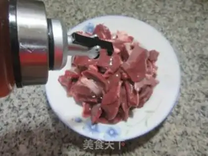 Make Onion fried pig