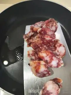 Make Horseshoe carrots for sausages step 4