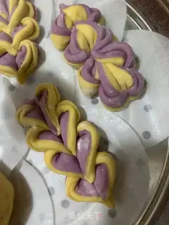 Make Fancy buns step 13