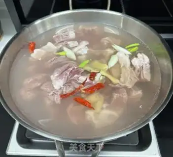 Make Beef noodles step 1