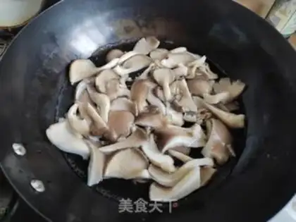 Make Spinach fried mushrooms step 2