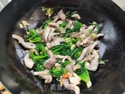 Make Spinach fried mushrooms step 8
